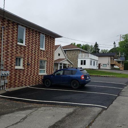 Cozy Quiet Place Next To Hwy Smart Tv+Wifi+Netflix Edmundston Kültér fotó